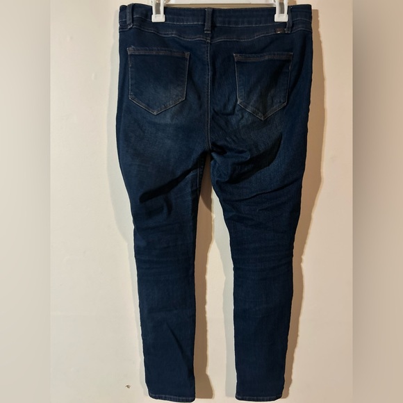 1822 Brand Adrianna Skinny Jeans - Picture 2 of 7